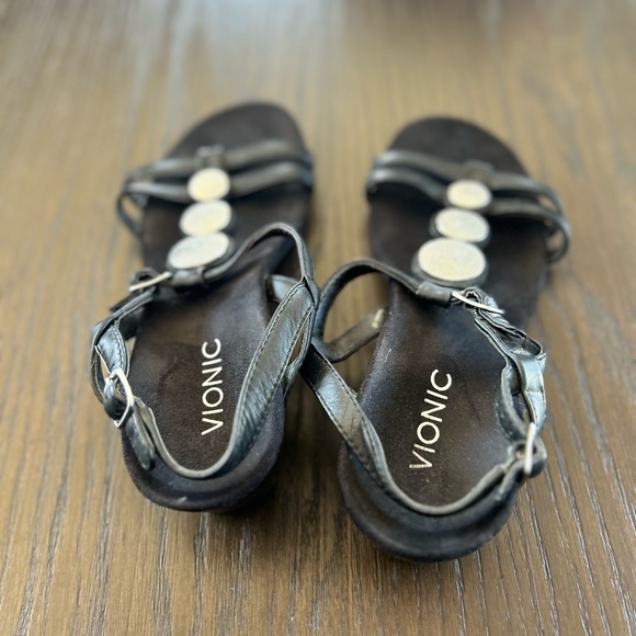 Vionic noleen sandals wedge heels black leather strap medallion detail slingback - Picture 2 of 8